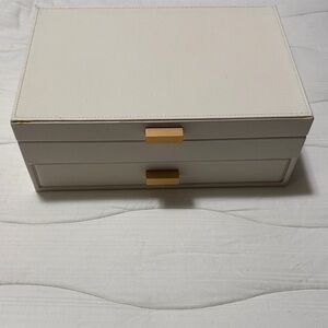Elegant Cream Jewelry Box with Gold Accents